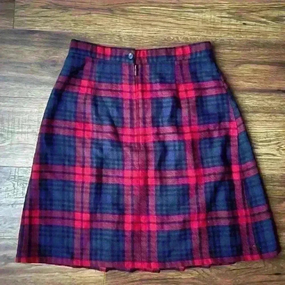 Vintage Y2K Pleated Red and Navy Skirt - Picture 2 of 2